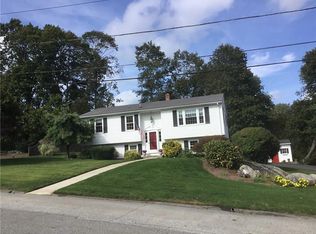 51 Highpoint Dr, Warwick, RI 02818