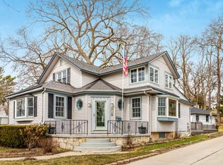 319 W Wisconsin Ave, Pewaukee, WI 53072