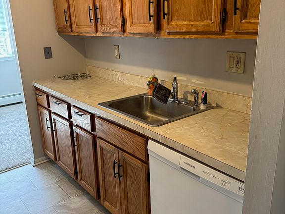 2nd image of 280 Bridgewater Rd APT C7