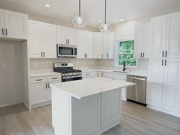 5th image of 414 Luann Kay Ln
