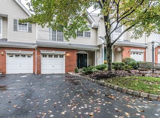 26 Kensington Dr, Randolph, NJ 07869