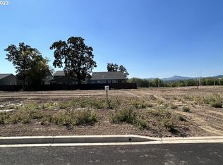 2957 NW Pinot Noir Dr #28, McMinnville, OR 97128