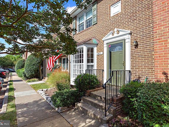 4th image of 2671 Centennial Ct