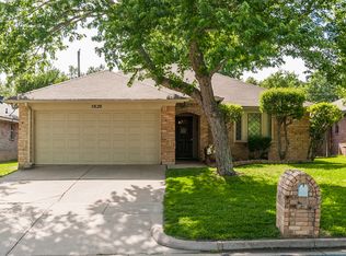 5820 Terra Dr, Arlington, TX 76017