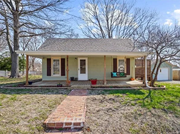 2917 N 155th St, Basehor, KS 66007