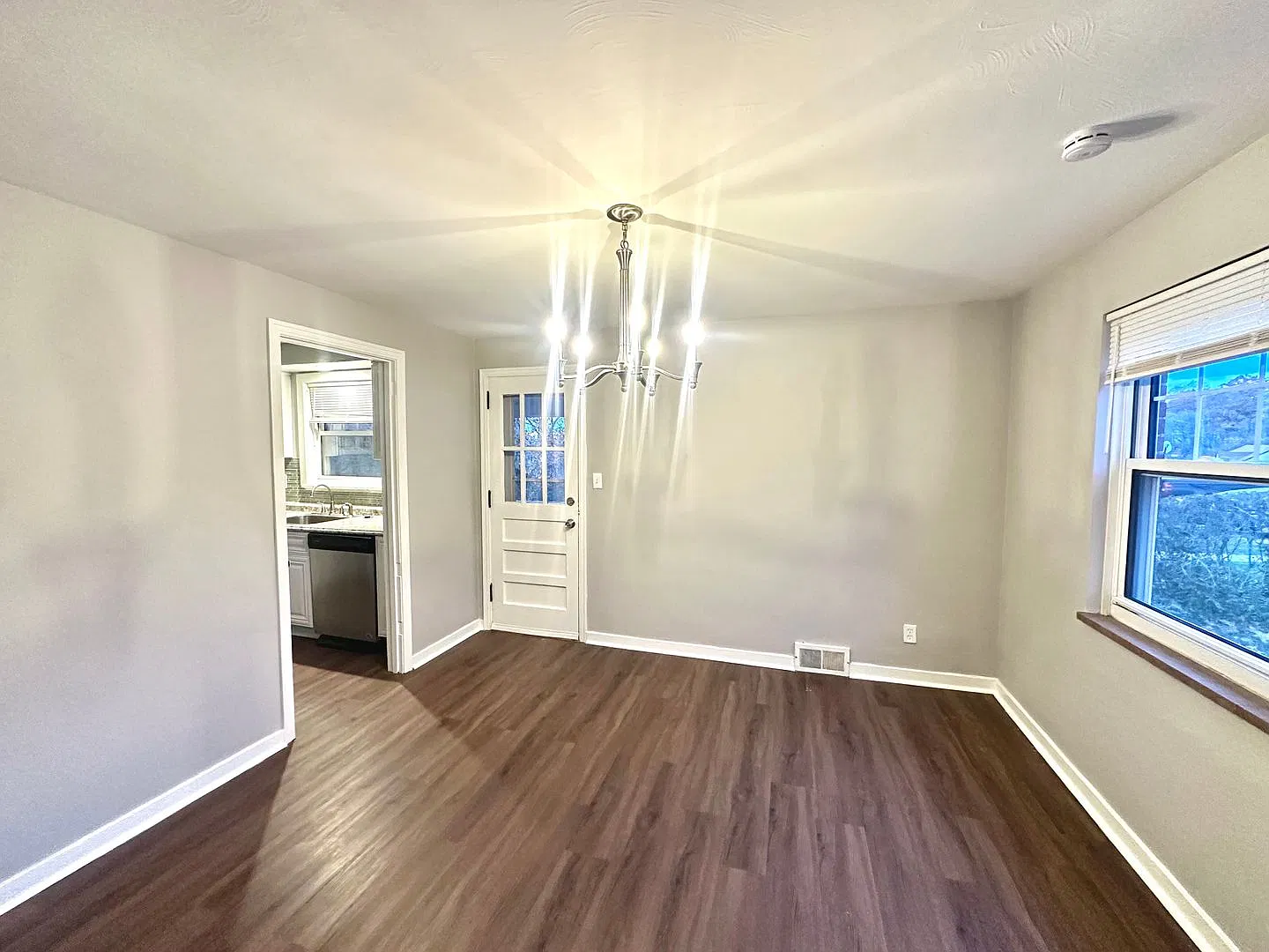 Fully Updated 3 Bedroom in Penn Hills - Off-Street Parking, Covered Porch - Available Decmeber! — Photo 4