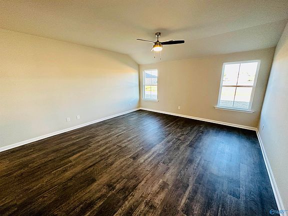 4th image of 121 Jerrie Lynn Blvd