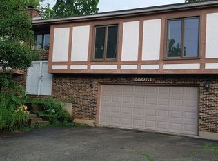 28081 W End Rd, Wauconda, IL 60084