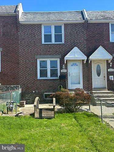 2204 Lynn Blvd Photo 1