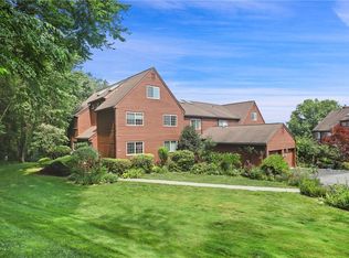 806 Orchard Hill Ln, Brewster, NY 10509