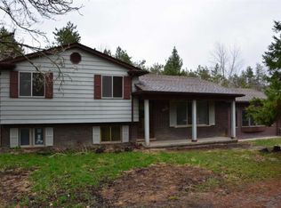 9520 Tower Rd, South Lyon, MI 48178