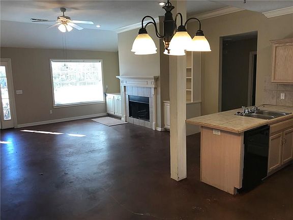 5th image of 2130 E Stanwyk Dr