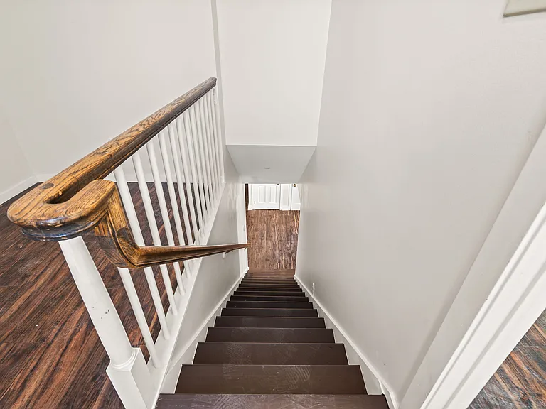 80 Green St — Photo 37
