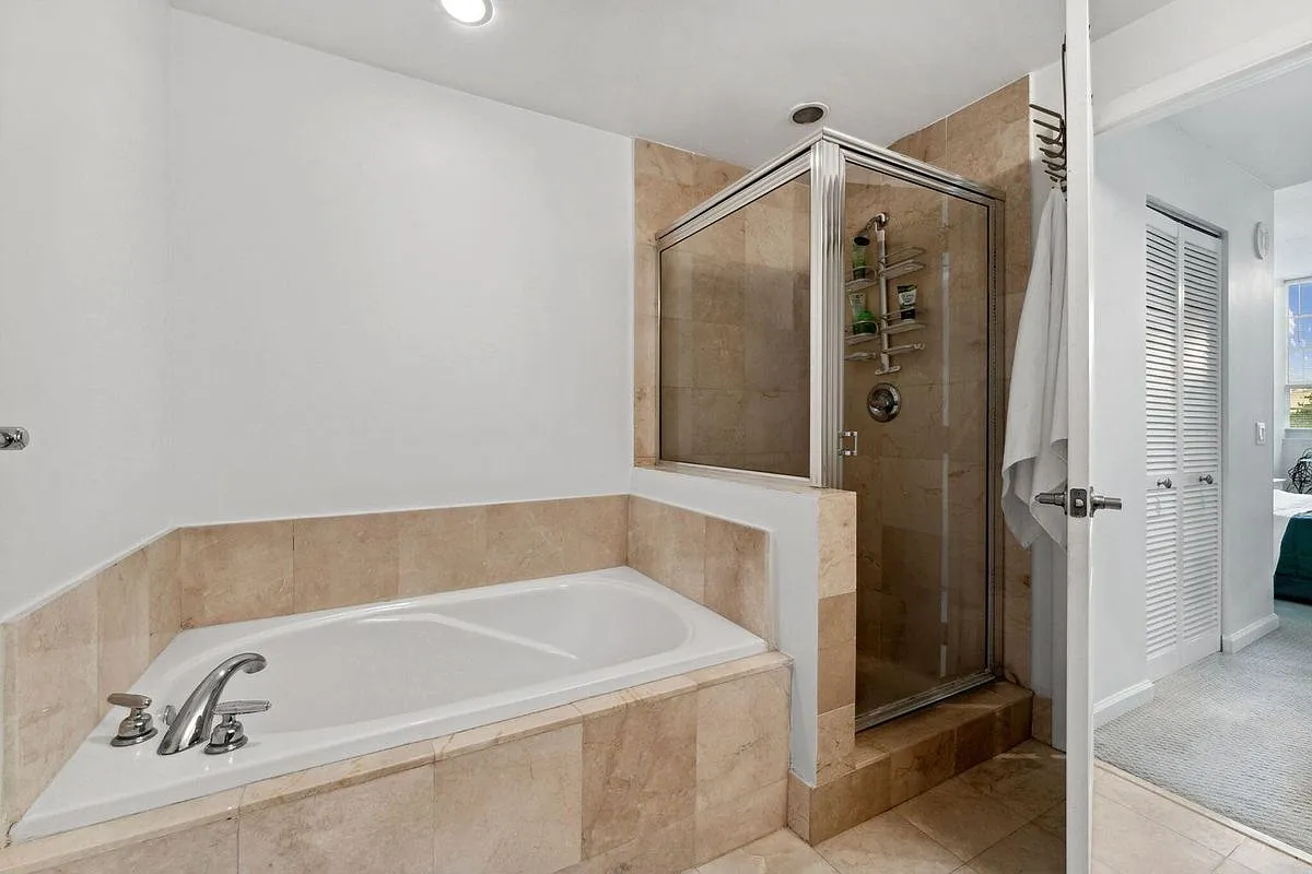2 bed, 2.0 bath, 986 sqft, $3,000 — Photo 4