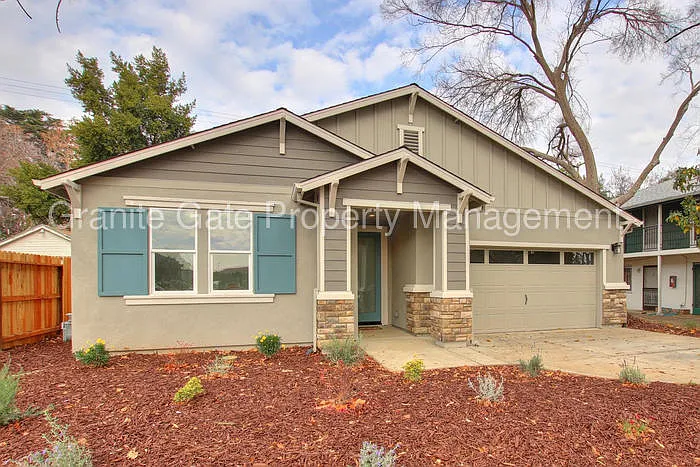 4525 V St photo 1