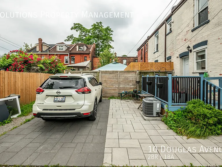 10 Douglas Ave — Photo 28
