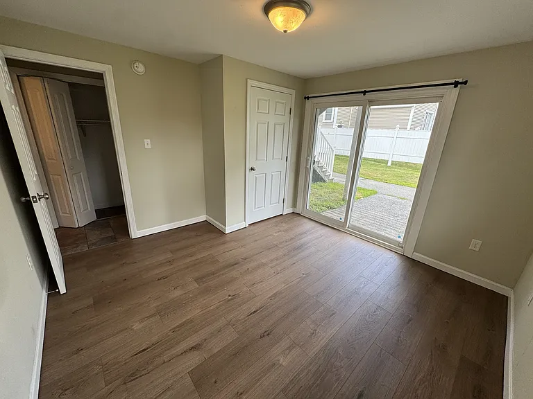 15 Burnham St #3 — Photo 5