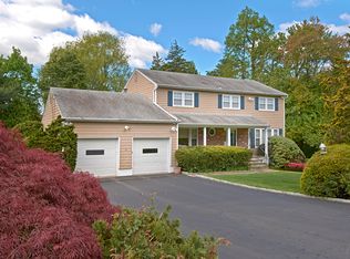 5 Caryl Ln, Harrison, NY 10528