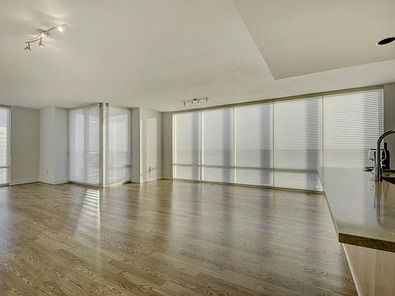 3rd image of 300 Bowie St APT 2802