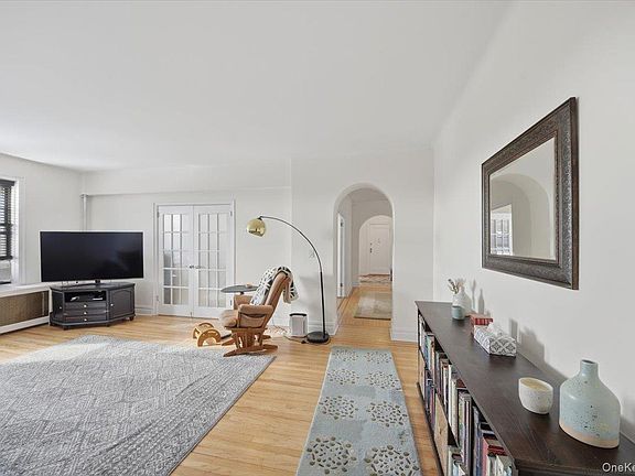 4th image of 43 Calton Road #4A