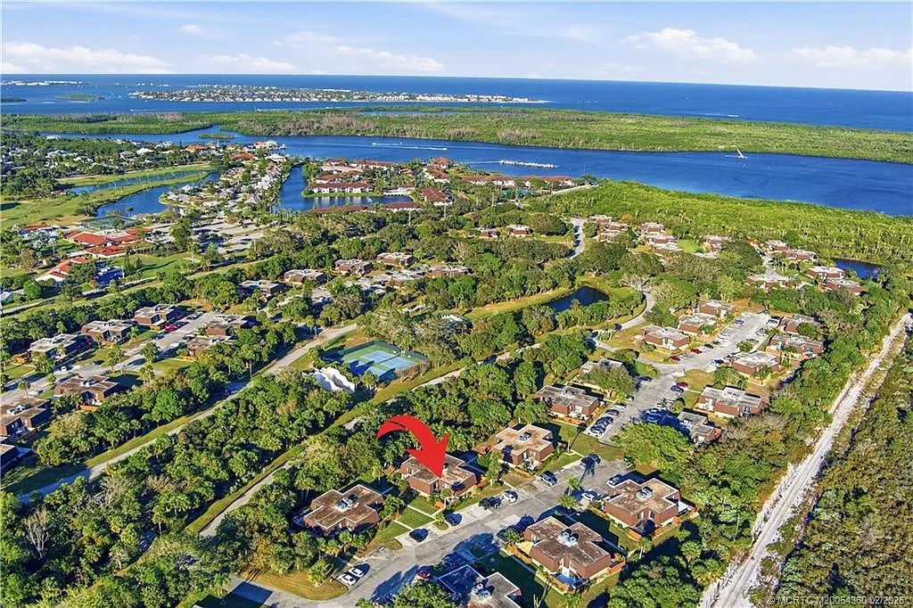 Building Photo - 5982 SE Riverboat Dr