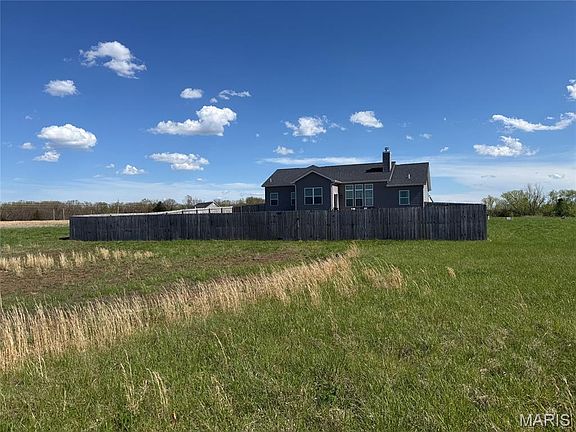3rd image of 19179 McGwire Ln