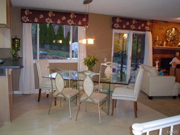 5th image of 5369 Royalfield Dr