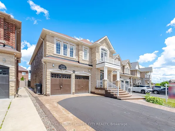 150 Bellchase Trl, Brampton, ON L6P 3N2