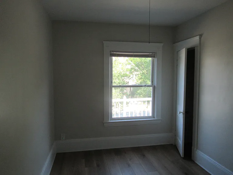 1518 Ridgewood Ave — Photo 5