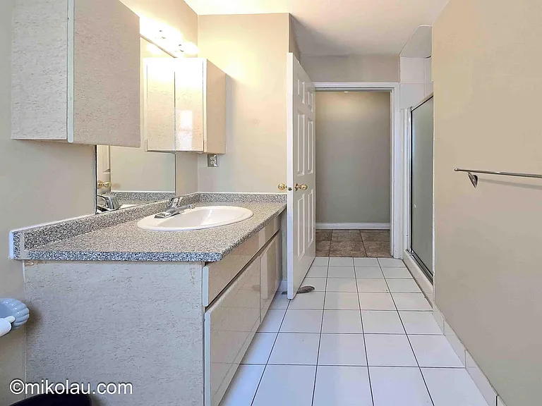 377X Burke St — Photo 6