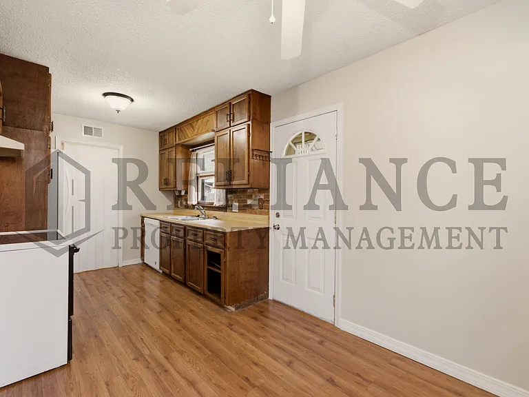 3349 S Vine St — Photo 17
