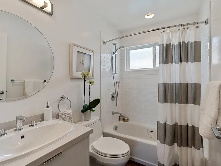 5270 College Ave #8 — Photo 14