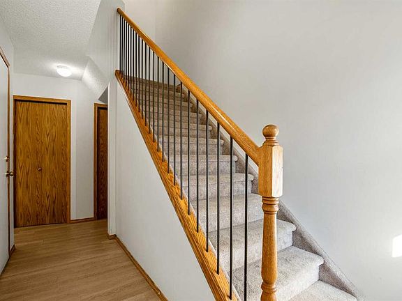 5th image of 65 E Millview Grn SW
