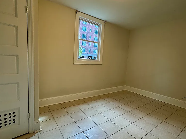 207 Adams St NE #4 — Photo 10