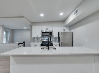 1417 Spruce St APT 4R, Philadelphia, PA 19102