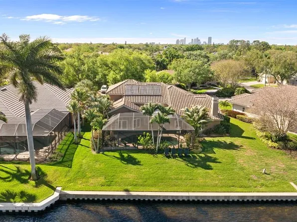 4731 Coconut Palm Cir NE, Saint Petersburg, FL 33703