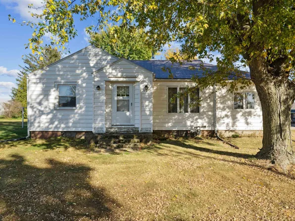 406 N William St, Earlville, IA 52041