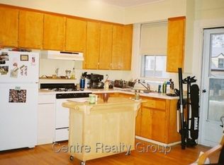 30 Auburn St #2R, Newton, MA 02465