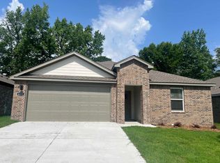 6805 Cypress Trl, Maumelle, AR 72113