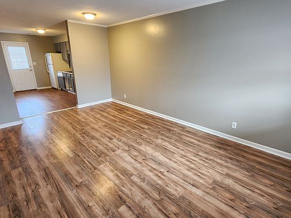 3rd image of 4424 Torrance Dr NW APT 14