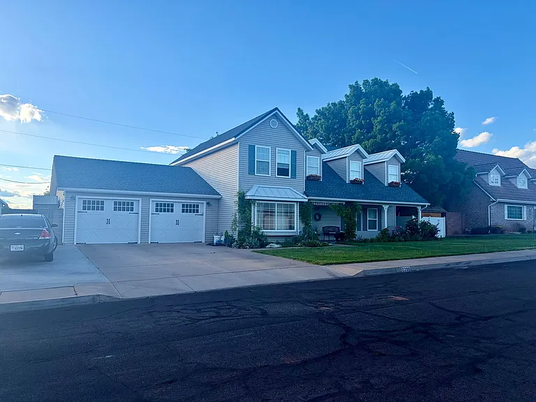 2295 Arrowhead Cir — Photo 1