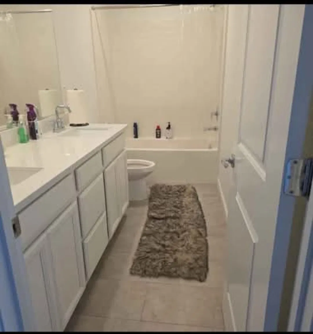 4 bed, 2403 sqft, $1,300 — Photo 3
