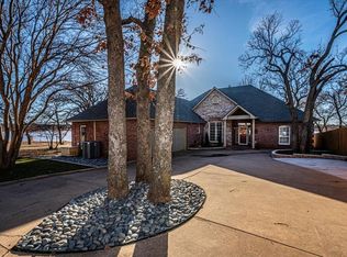 5907 Lakeside Dr, Guthrie, OK 73044