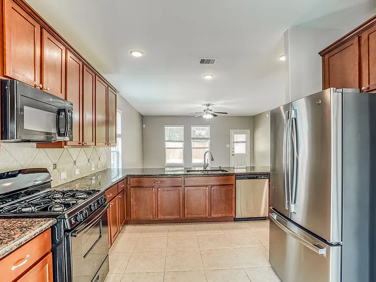 614 Companion Dr — Photo 7