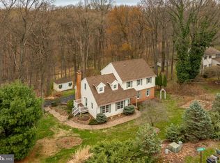 5 Charcoal Ln, Mohnton, PA 19540
