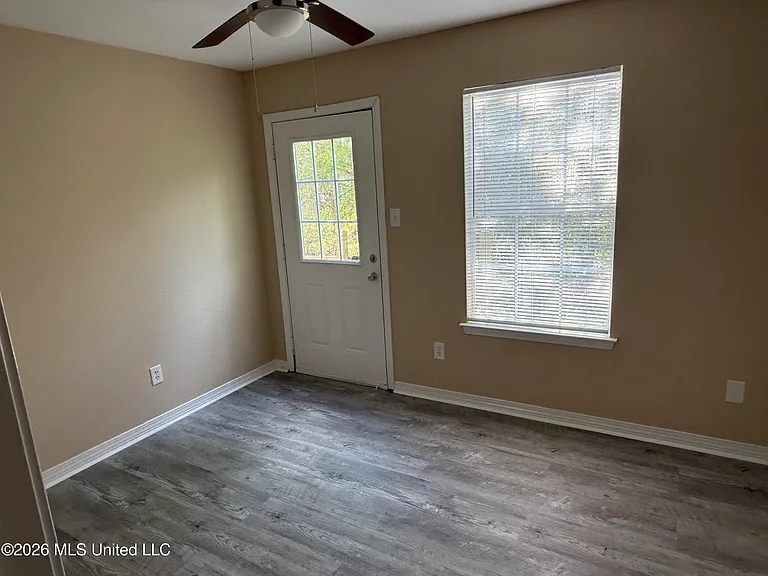 1339 Foxwood Pl — Photo 8