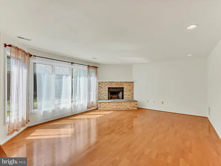 31 Valerian Ct — Photo 19