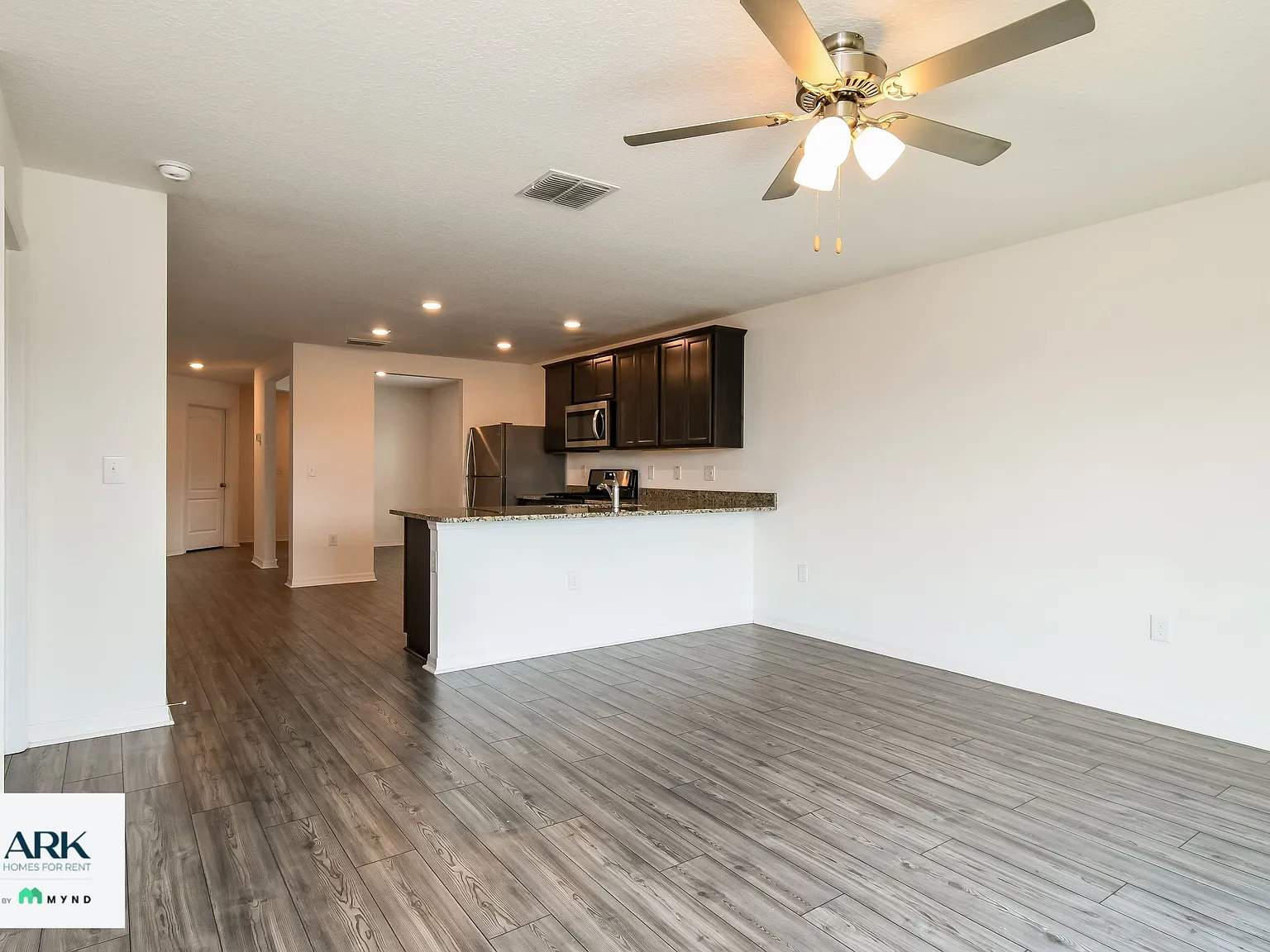 3 bed, 2.0 bath, 1541 sqft, $1,863 — Photo 3