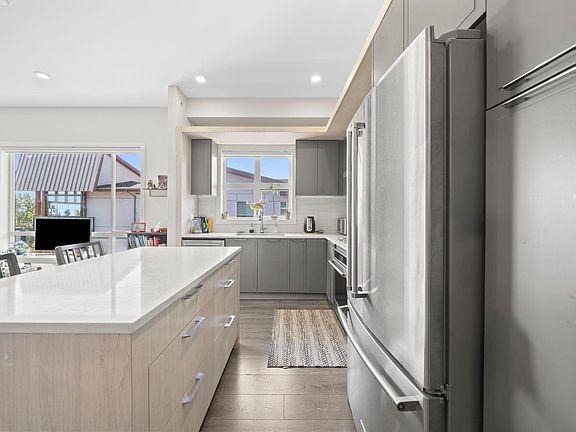 5th image of 11507 84th Ave #616