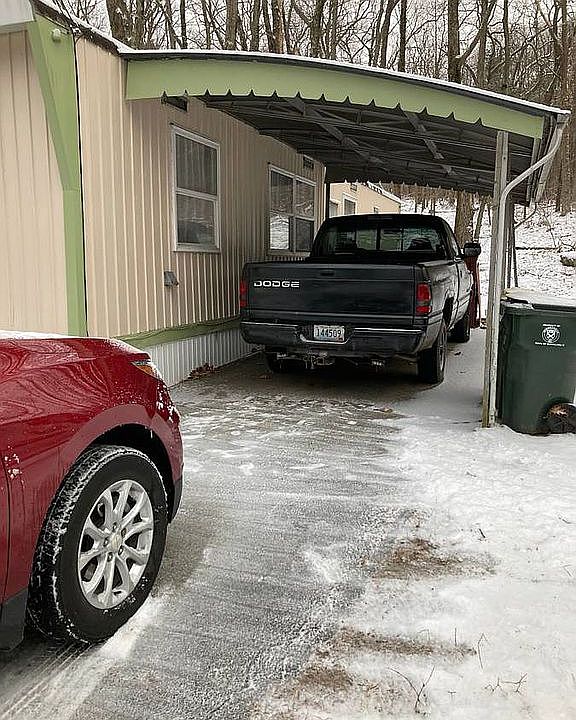 1st image of 5 Hillside Dr